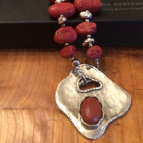 Rare Silpada Sterling Silver Red Sponge Coral Toggle Clasp Necklace N0900 - Picture 2 of 16